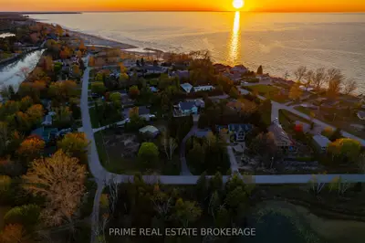 Detached in Lambton Shores