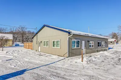 Detached in Belleville