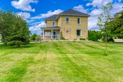 Detached in Plympton-Wyoming