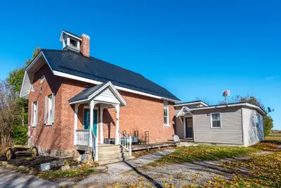 Detached in Kawartha Lakes