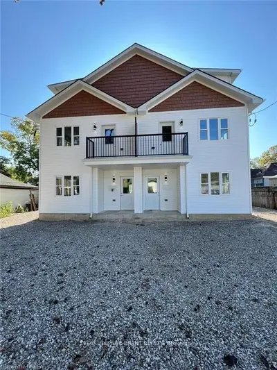 24 Balfour Street A, Brantford, On N3t 1j2