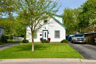 Detached in Kingston