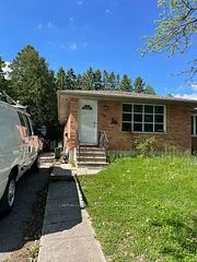 1217 Victoria Drive Upper, London East, ON N5Y 4E3
