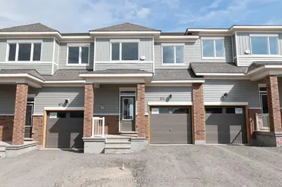 Att/Row/Townhouse in Barrhaven