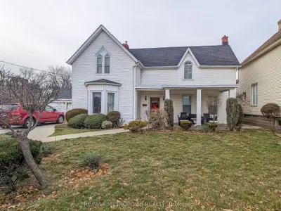 Detached in Sarnia