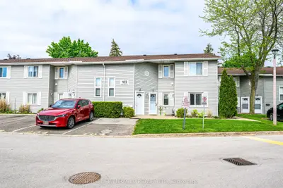 Condo Townhouse in St. Catharines