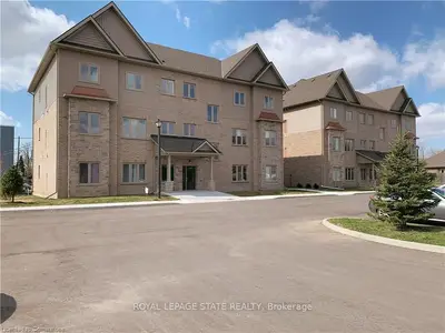 Condo Apartment in Haldimand