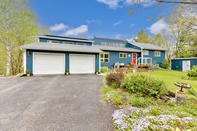 Detached in Greater Madawaska