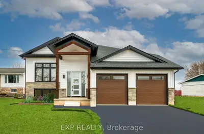 Detached in Port Colborne
