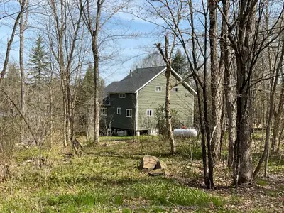 Detached in Parry Sound Remote Area