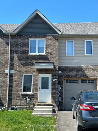 Att/Row/Townhouse in Welland
