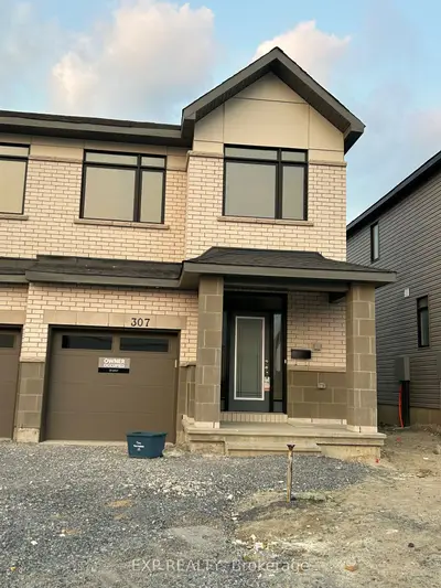 Att/Row/Townhouse in Kanata