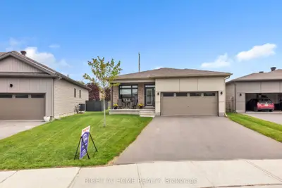 Detached in Arnprior