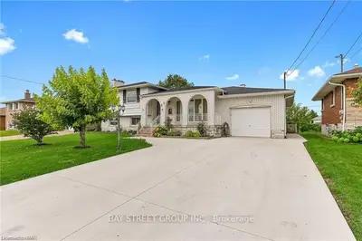 Detached in Thorold