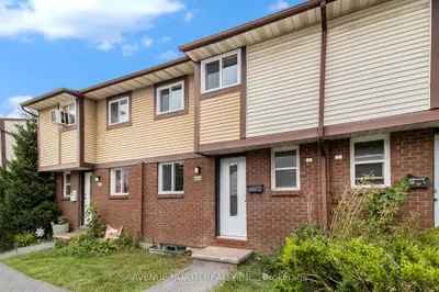 Condo Townhouse in Cyrville - Carson Grove - Pineview
