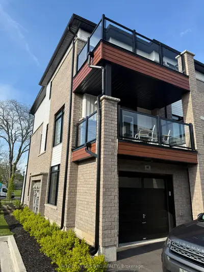 Condo Townhouse in St. Catharines