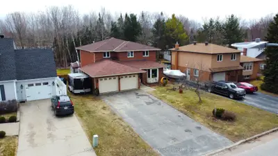 Detached in North Bay