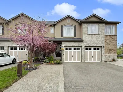 Att/Row/Townhouse in Hamilton