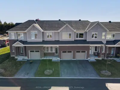 Att/Row/Townhouse in Orleans - Convent Glen and Area