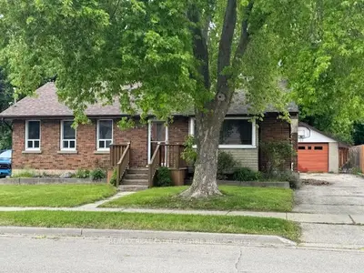 Detached in Brantford
