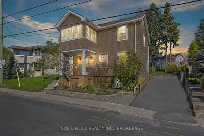 Duplex in Kingston
