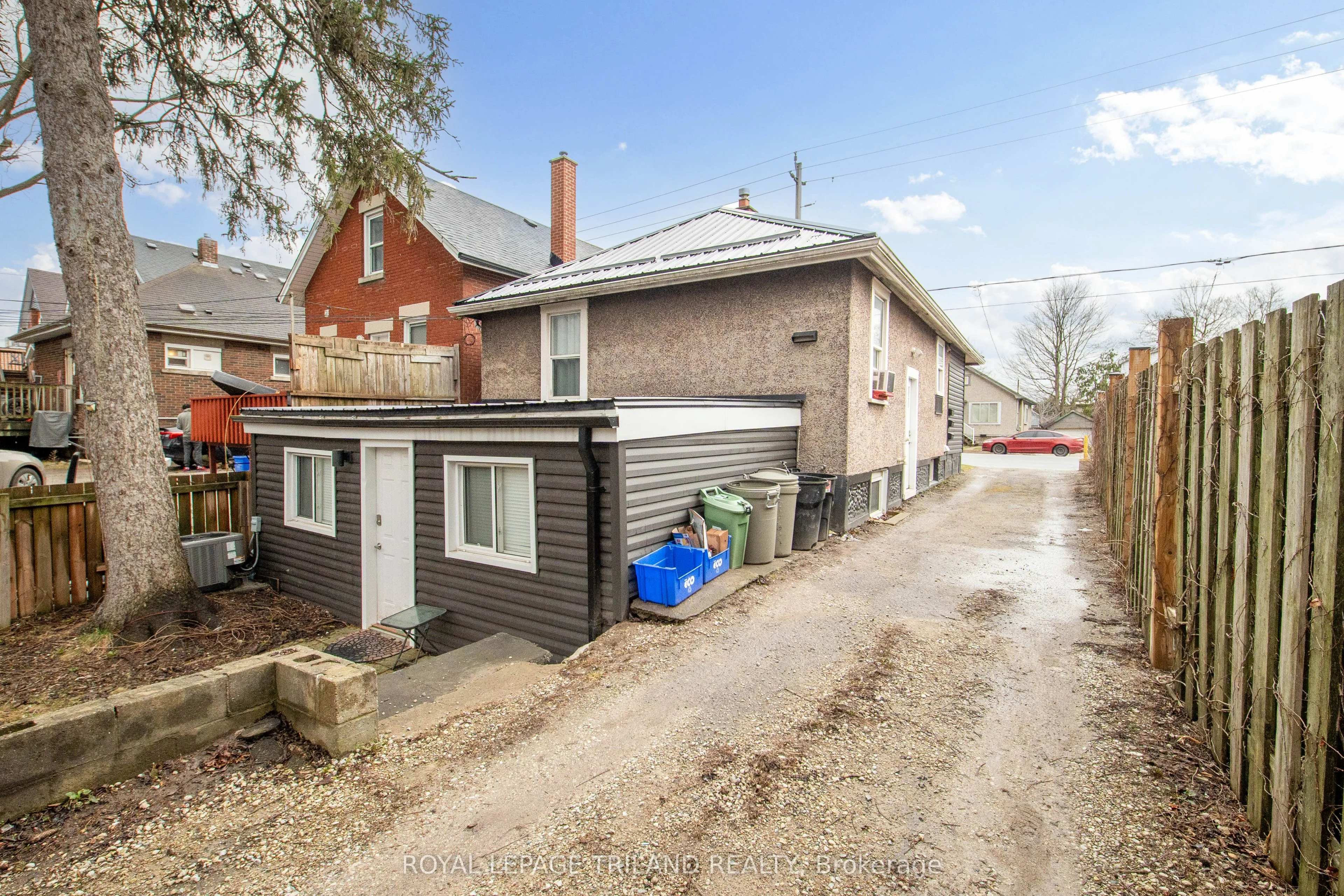 382 Wharncliffe Road S, London South, ON N6J 2M1