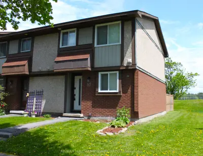 Condo Townhouse in Kanata