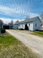 16 Berry Street, Chatham-kent, On N7m 3b1