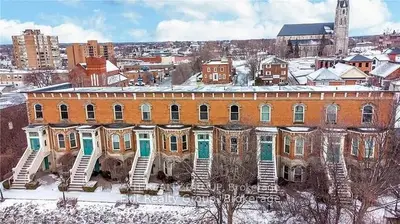 Att/Row/Townhouse in Belleville