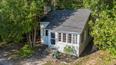 Detached in Northern Bruce Peninsula