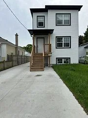 263 Sanders Street Upper, London East, ON N5Z 2T1