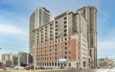 Condo Apartment in Hamilton