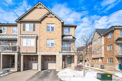 Att/Row/Townhouse in Hamilton