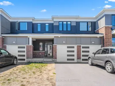 Att/Row/Townhouse in Stittsville - Munster - Richmond