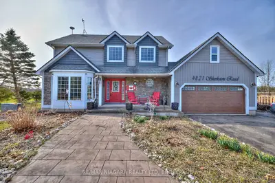 Detached in Port Colborne