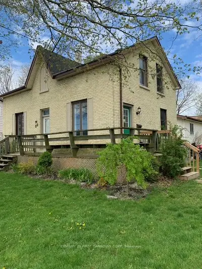 Triplex in South Huron