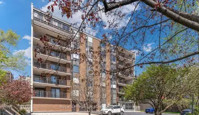 Common Element Condo in Hamilton