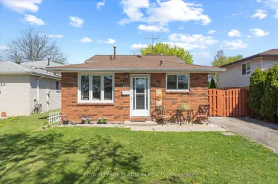 Detached in Windsor