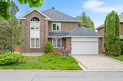 Detached in South of Baseline to Knoxdale
