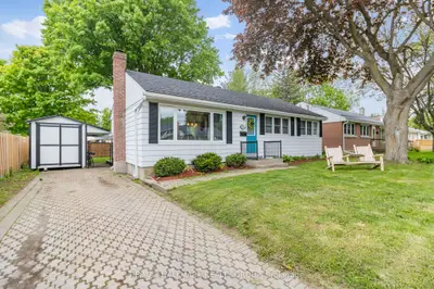 Detached in Brockville