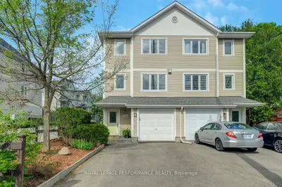 Semi-Detached in Overbrook - Castleheights and Area