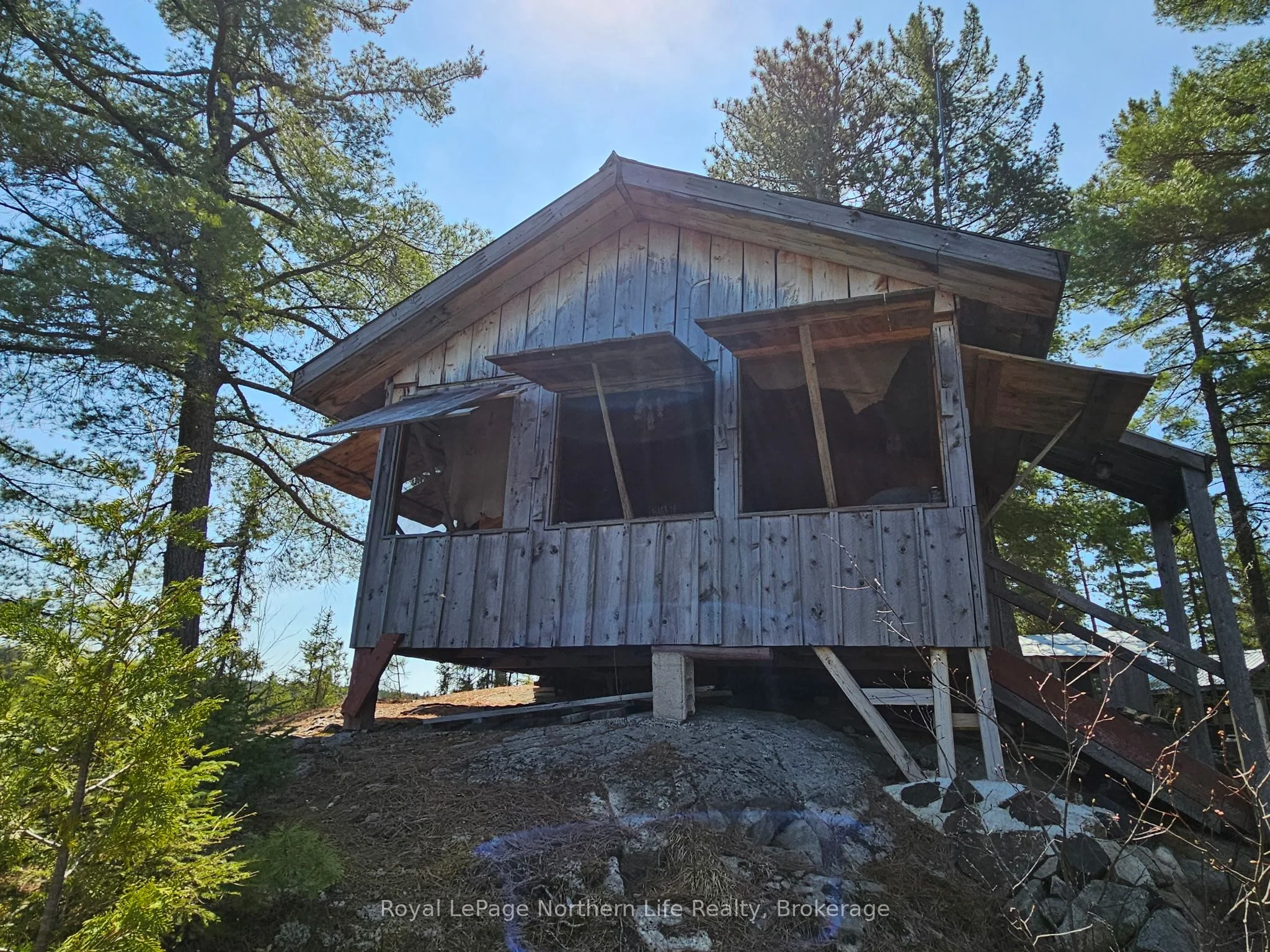 16 Hansen Lake Island A Island, Temagami, ON P0J 1N0