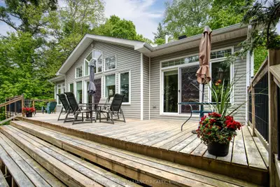 Detached in Frontenac