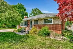 Detached in Woodstock