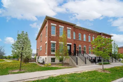 Condo Townhouse in Kitchener