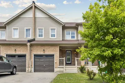 Att/Row/Townhouse in Brantford