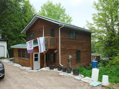 Detached in Greater Madawaska