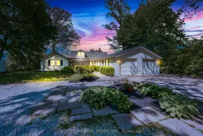 Detached in Plympton-Wyoming