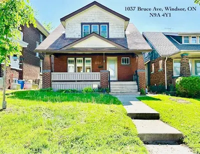Detached in Windsor