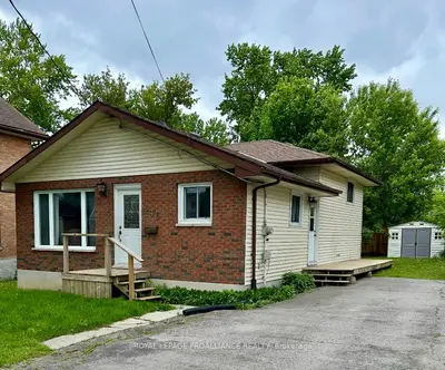 Detached in Belleville